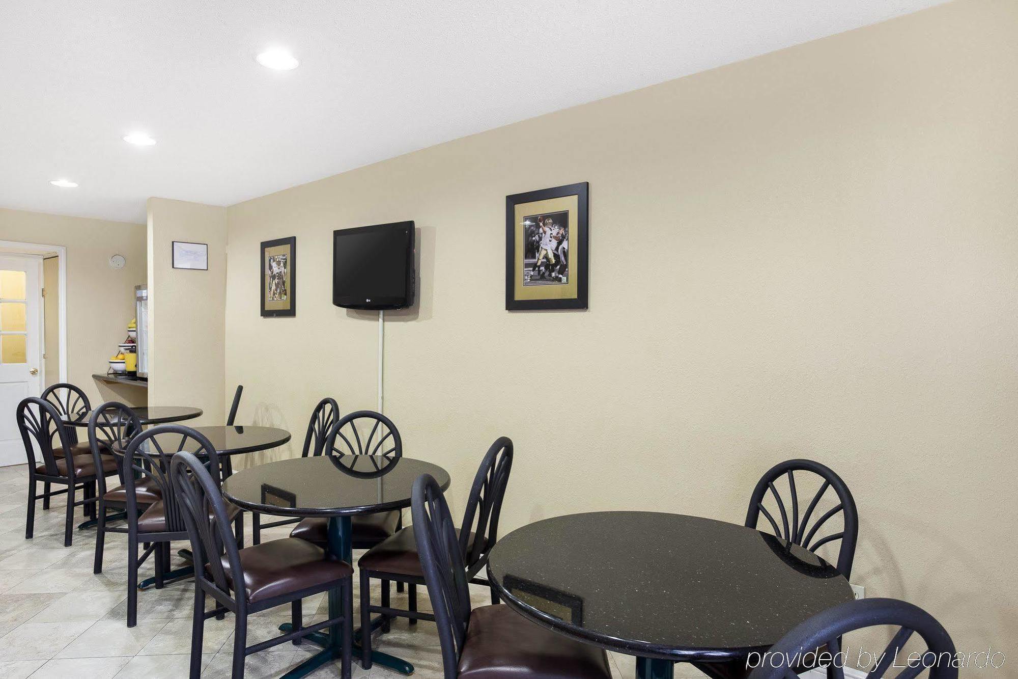 Studio 6-Luling, La Luaran gambar