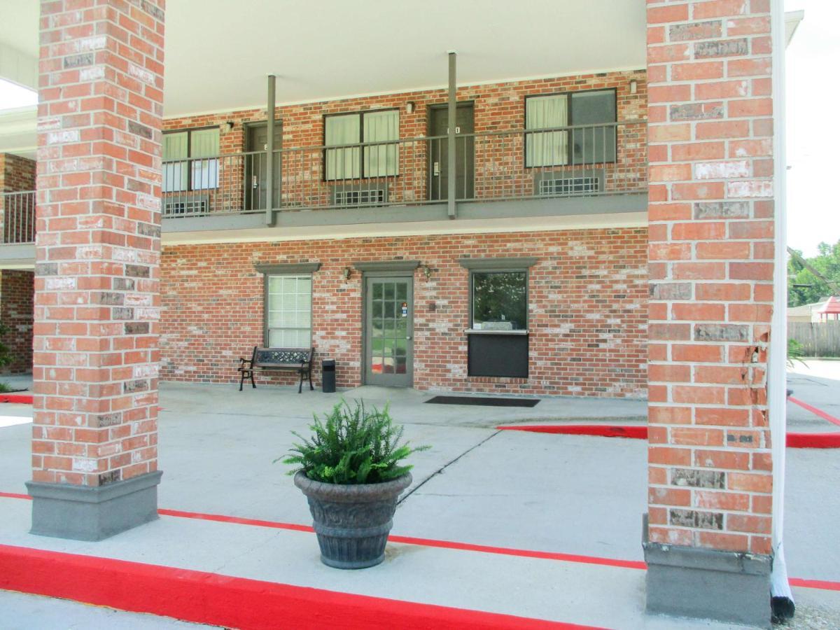 Studio 6-Luling, La Luaran gambar